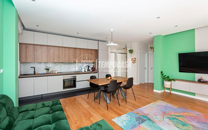 Appartamento quadrilocale in vendita in Corso Taranto, Torino