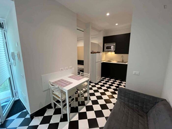 Appartamento trilocale in affitto in Via Privata Chioggia, Turro, Milano