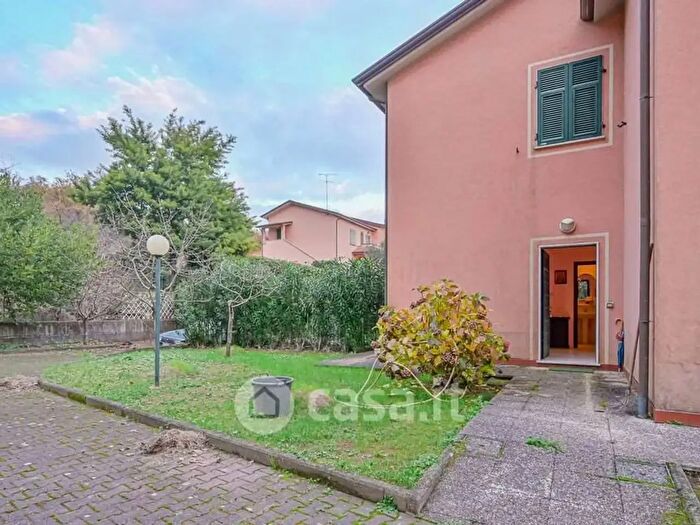 Casa con 8 locali in vendita in Sarzana