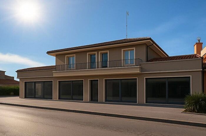 Appartamento con 6 locali in vendita in Via Aldo Moro, Modica