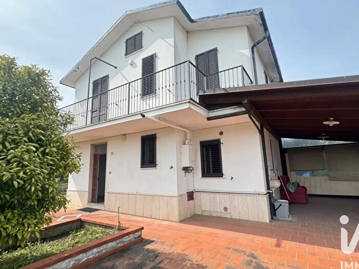 Casa con 6 locali in vendita in Via San Valentino, Ancarano