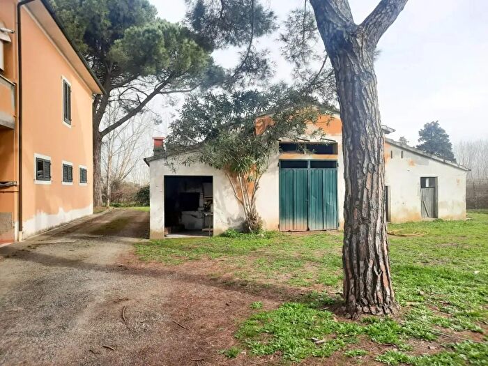Casa con 12 locali in vendita in Casciana Terme Lari