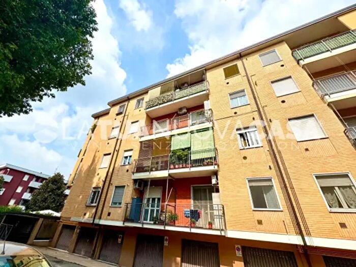 Appartamento bilocale in vendita in Via Madonna Assunta, Bareggio