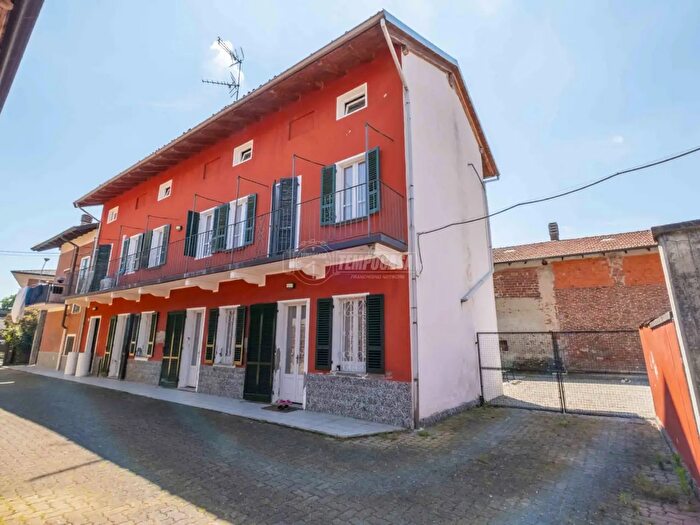 Casa con 5 locali in vendita in Via Vittorio Emanuele II, Vicolungo