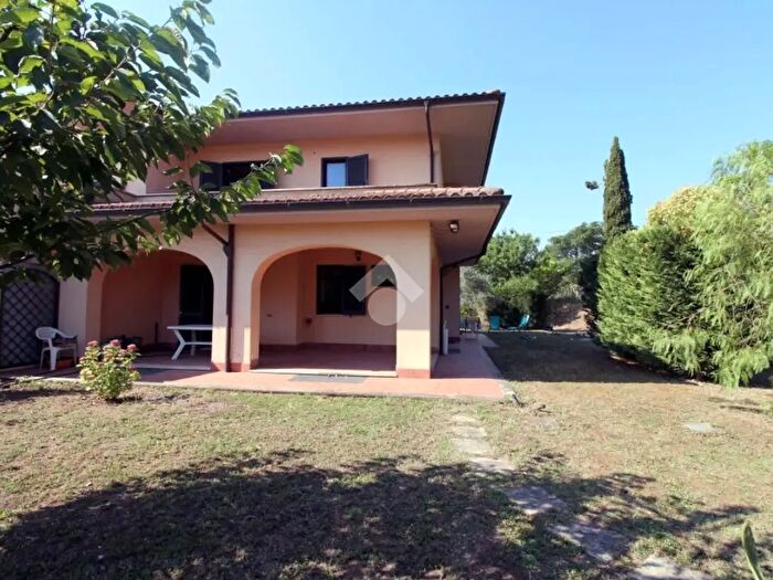 Casa quadrilocale in vendita in Via Ternana, Montopoli Di Sabina