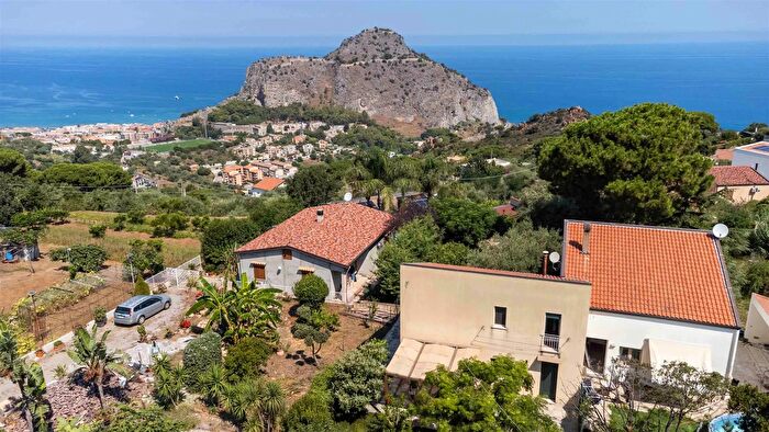 Casa con 5 locali in affitto in Cda San Cosimo, Cefalu