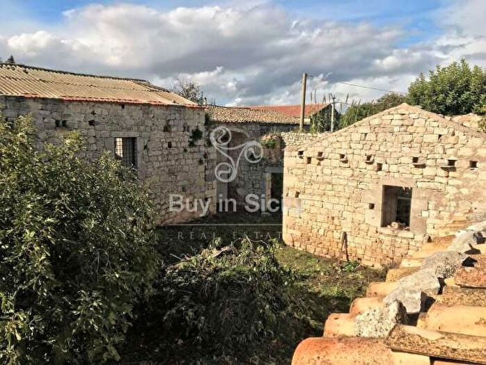 Casa con 6 locali in vendita in Contrada Ritillini, Rosolini