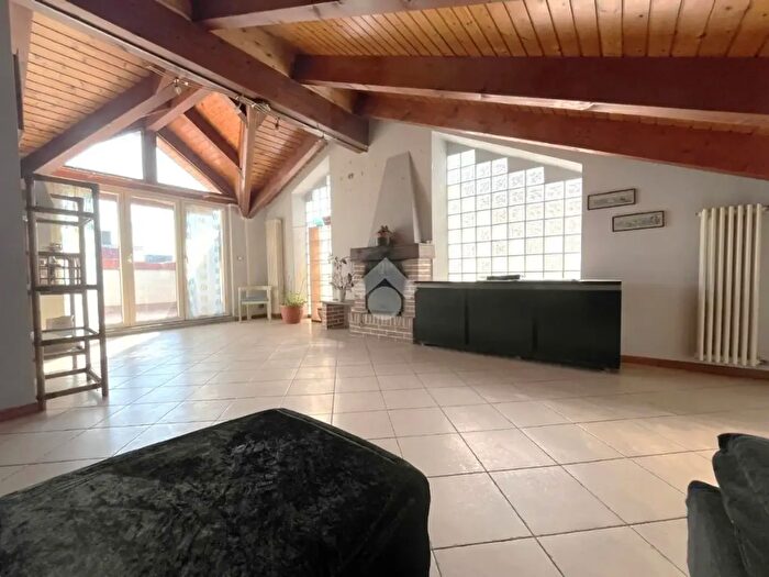 Appartamento quadrilocale in vendita in Via Giovanni Servais, Torino