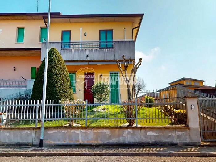 Appartamento trilocale in vendita in Via Danilo Martelli, Rodigo