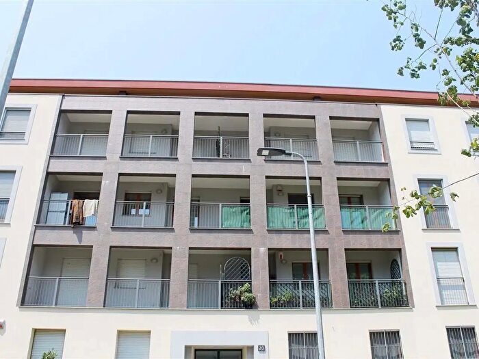 Appartamento trilocale in affitto in Via Segantini, Milano