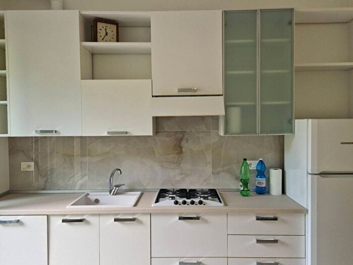 Appartamento trilocale in affitto in Indipendenza, Milano