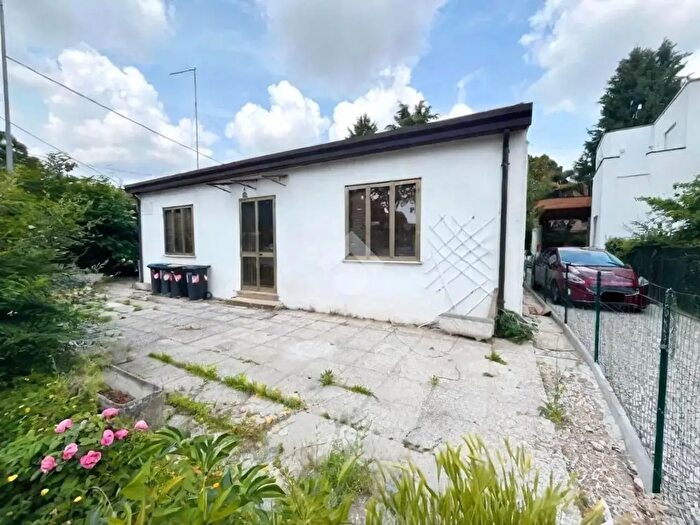 Casa trilocale in vendita in Via del Commissario, Padova