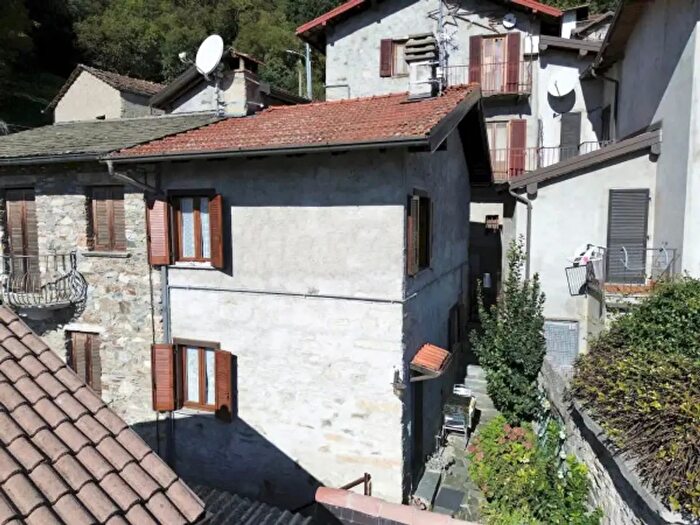 Casa trilocale in vendita in Frazione Croda, Musso