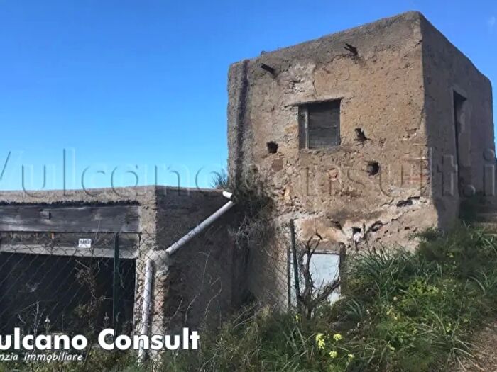 Casa quadrilocale in vendita in San Bartolo al Monte, Lipari