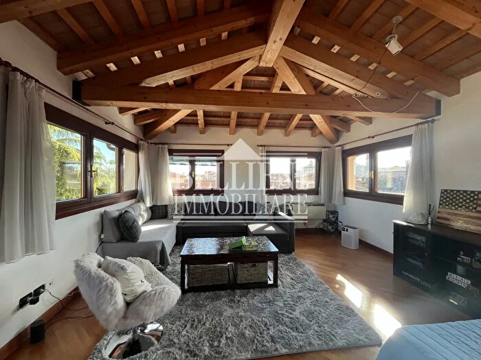 Appartamento quadrilocale in vendita in Corso Antonio Fogazzaro, Vicenza