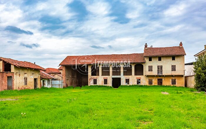 Casa con 10 locali in vendita in Cascina Riasso, Poirino