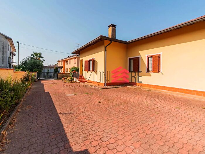 Case in Vendita e in Affitto - 2