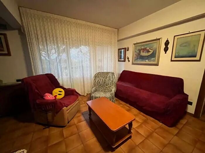 Appartamento con 5 locali in vendita in Viale America, Ladispoli