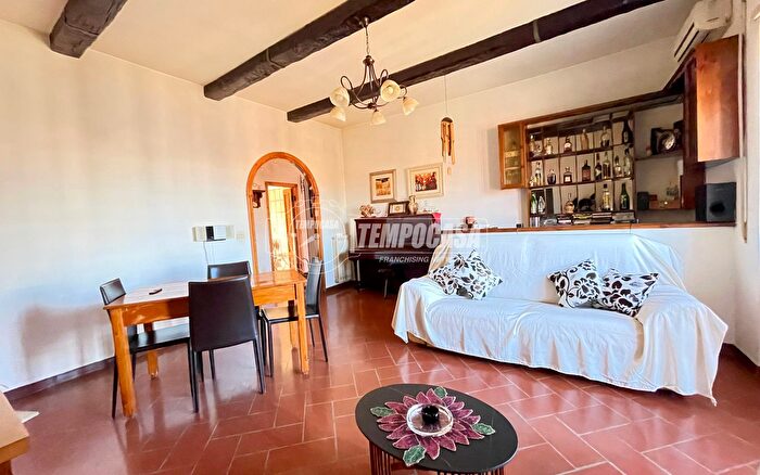 Appartamento trilocale in vendita in Via Rosasco, Roma