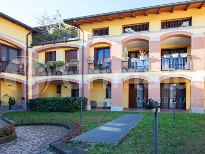 Appartamento trilocale in vendita in Vicolo Maurizio E Lazzaro, Varedo