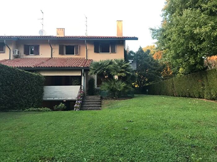Casa con 5 locali in vendita in Via Giulio Zavaritt Gorle, Gorle