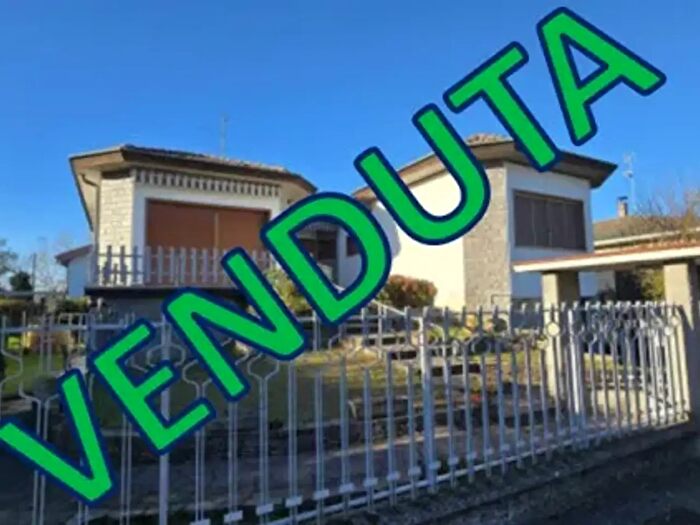 Casa quadrilocale in vendita in Via Giosue Carducci, Pizzighettone