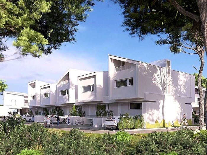 Casa quadrilocale in vendita in Viale Europa, Centro, Lignano Sabbiadoro