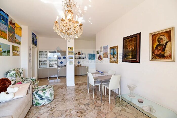 Appartamento trilocale in vendita in Seregno