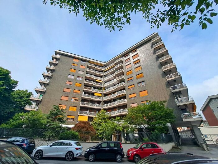 Appartamento quadrilocale in vendita in Piazza Cattaneo, Torino