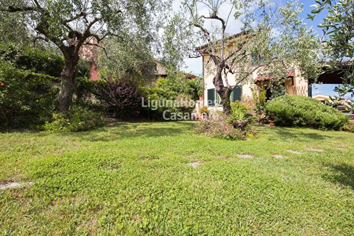 Casa con 5 locali in vendita in Strada Colla dei Rossi, Diano Marina