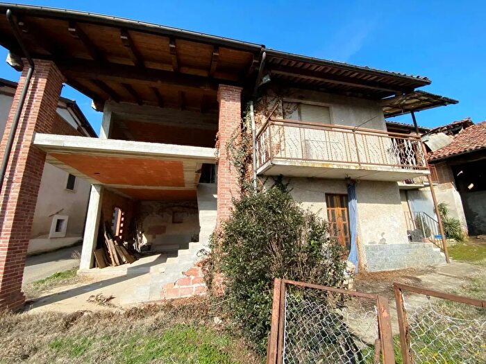 Casa quadrilocale in vendita in Strada dei Magnini, Mondovi