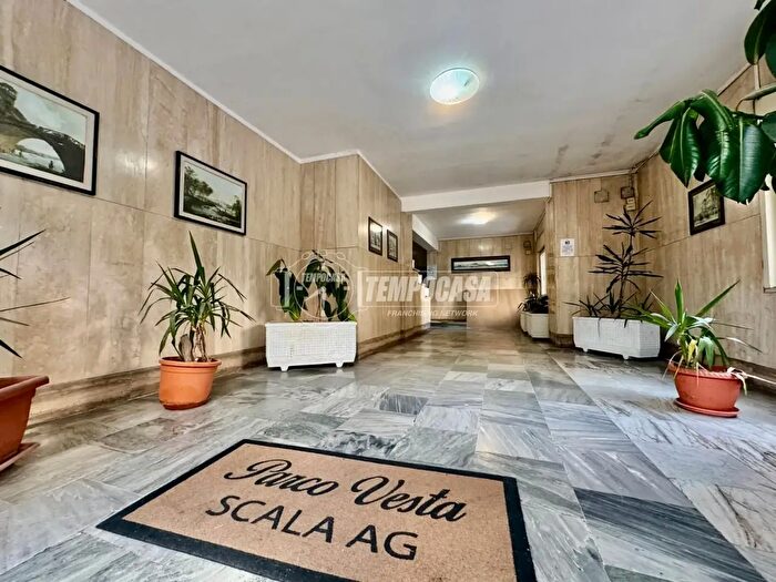 Appartamento quadrilocale in vendita in Corso Amedeo di Savoia, Napoli