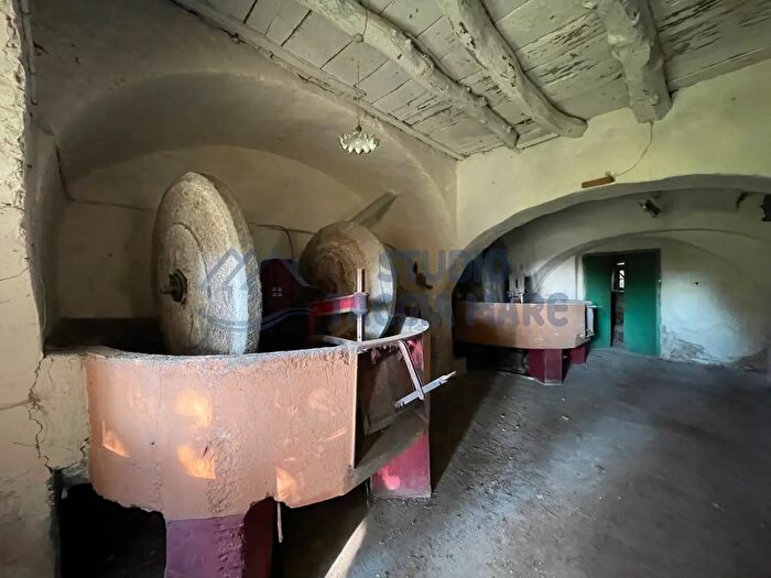 Casa con 6 locali in vendita in Via Vittorio Emanuele II, Imperia