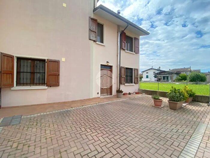 Casa quadrilocale in vendita in Via Giovanni Lombardi, Calvisano