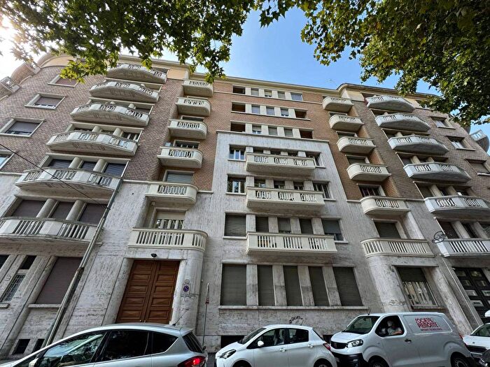 Appartamento trilocale in affitto in Corso Regina Margherita, Campidoglio, Torino