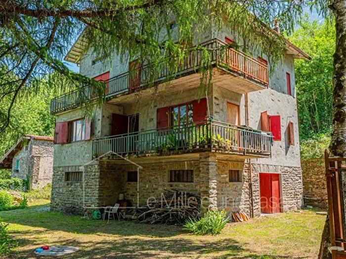 Casa con 7 locali in vendita in Vicolo ai Monti, Colico