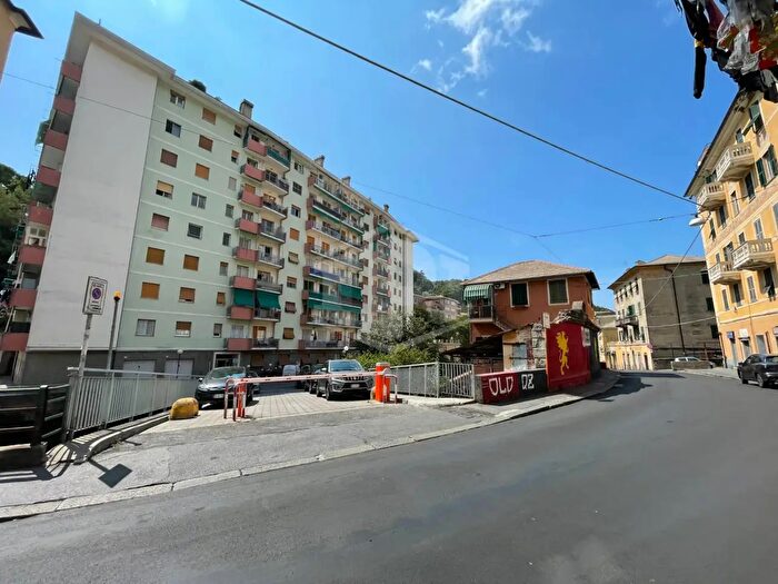Appartamento con 5 locali in vendita in Via Piero Pinetti, Genova