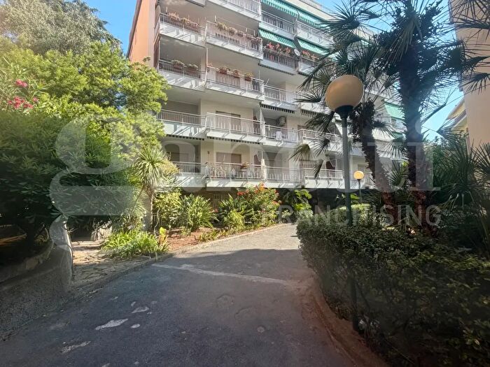 Appartamento quadrilocale in vendita in Via Asquasciati, Sanremo