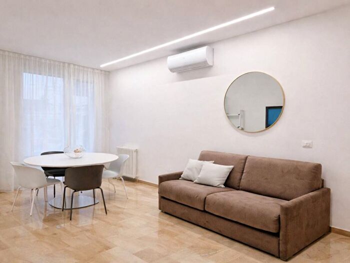 Appartamento trilocale in affitto in Via San Felice, San Felice, Bologna