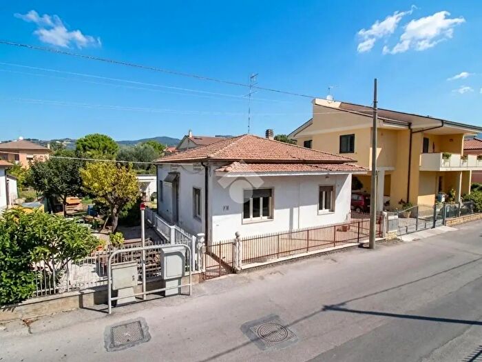 Casa con 5 locali in vendita in Via della Stazione, Roseto Degli Abruzzi