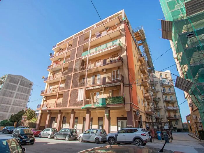 Appartamento con 5 locali in vendita in Viale Zecchino, Siracusa