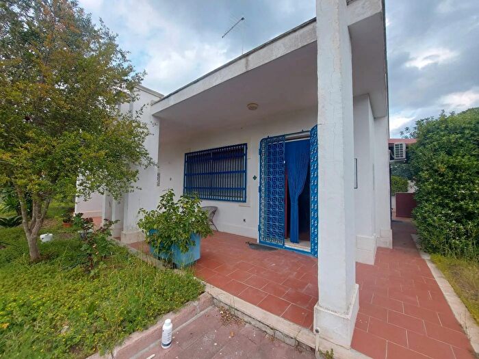 Casa trilocale in vendita in Viale delle Gardenie Pulsano Taranto, Pulsano