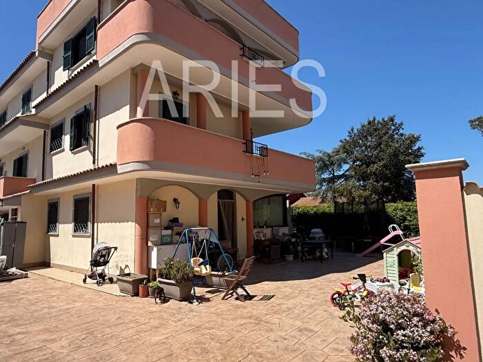Casa quadrilocale in vendita in Via Antonluigi Pietrogrande, Fiumicino