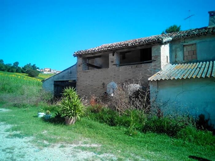 Casa con 12 locali in vendita in Ancona