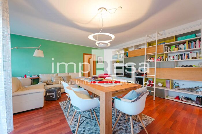 Appartamento con 7 locali in vendita in Via del Dominicale, Villorba