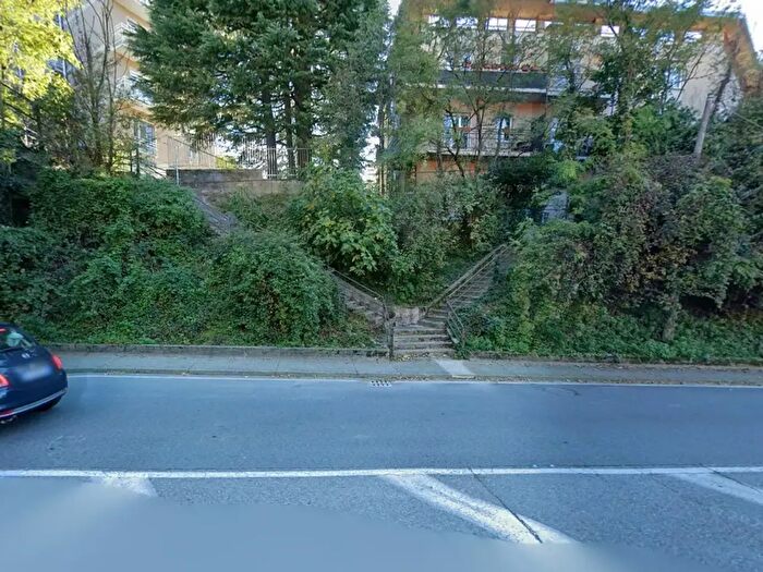 Appartamento bilocale in affitto in Via Statale per Lecco, Como