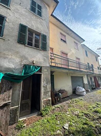 Casa con 6 locali in vendita in Via Roma, Castelletto Molina