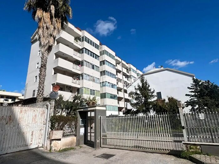 Appartamento trilocale in vendita in Via Eugenio Montale, Aversa