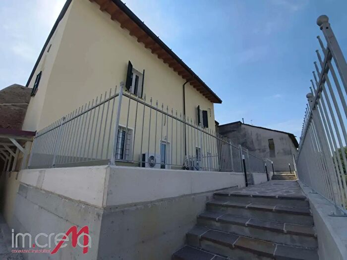 Casa trilocale in vendita in Via Castello, Genivolta