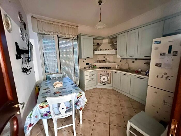 Appartamento quadrilocale in affitto in Via Vecchia San Gennaro, Pozzuoli